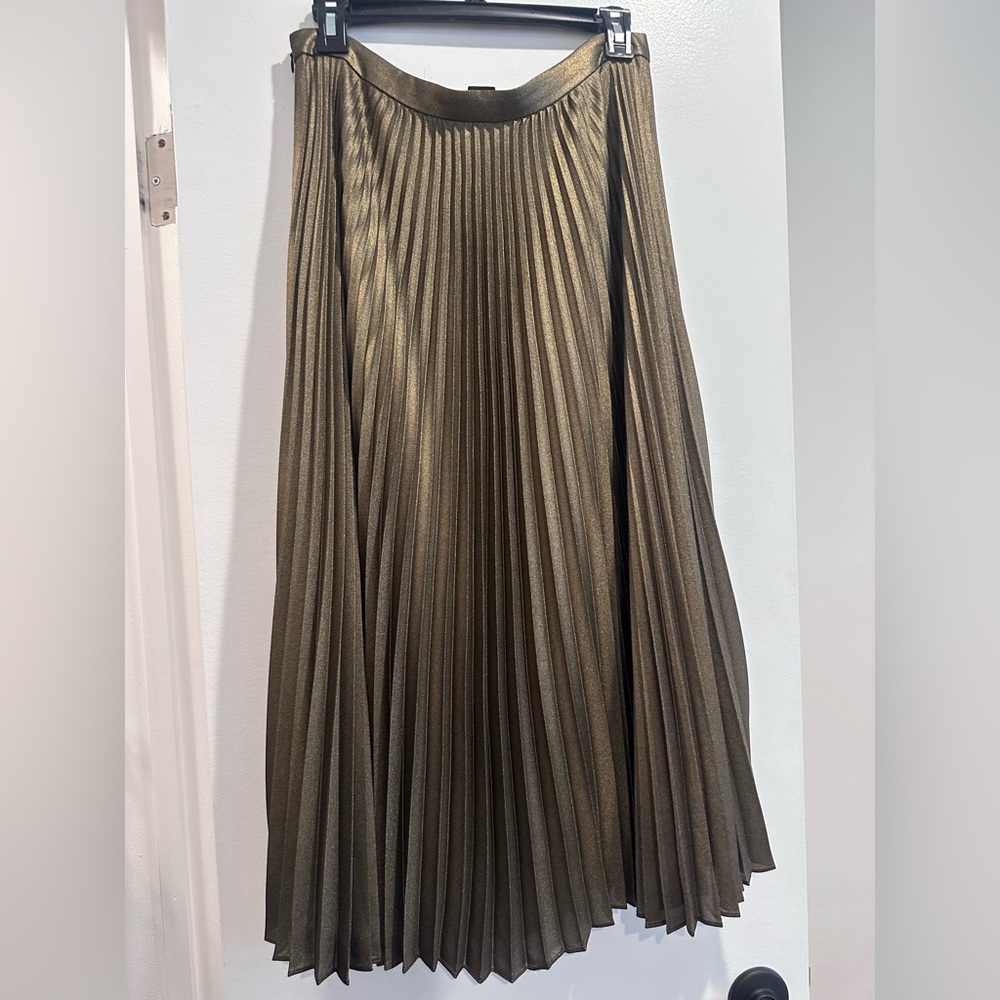 Club Monaco Gold Metallic Pleated Skirt - Picture 3 of 6